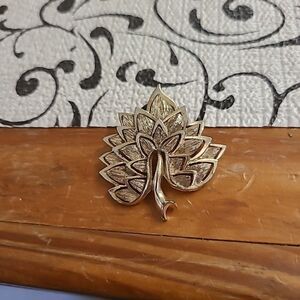 Vintage Goldtone Brooche